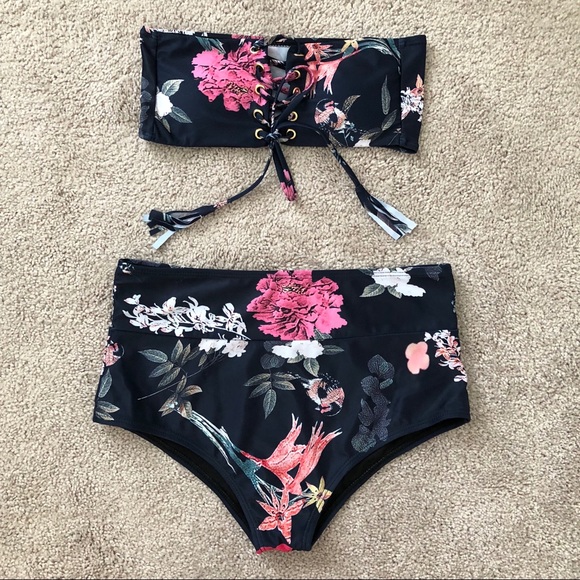 🖤ONLY ONE LEFT🖤 Navy Lace Up Floral Bikini - Picture 5 of 6